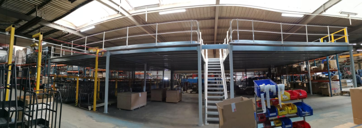 Montage d’une plate forme métallique de 350m2  2