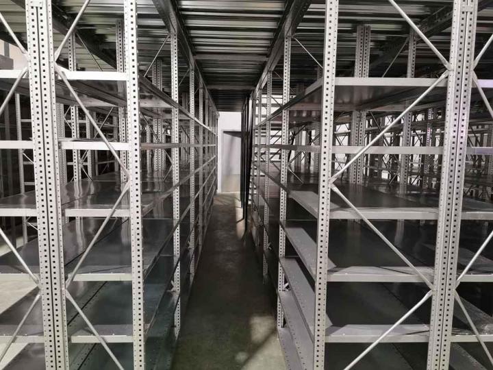 Installation de rack à palettes, France