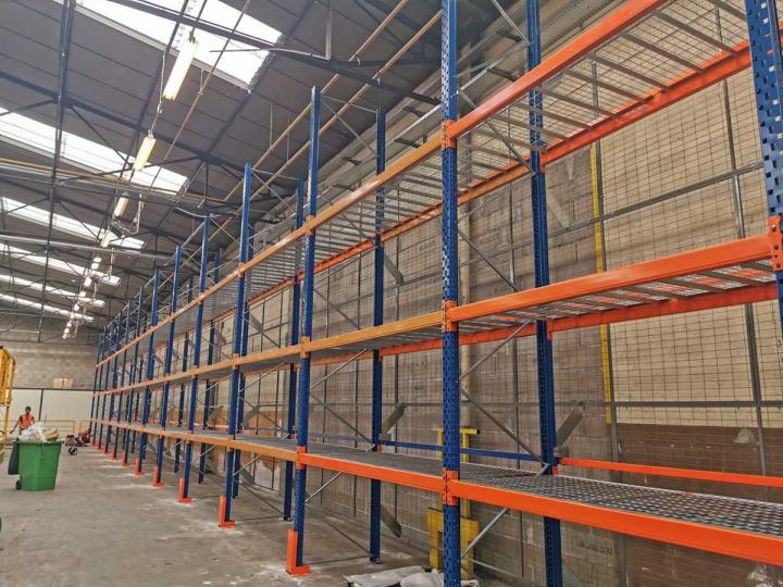 Installation de rack à palettes, France