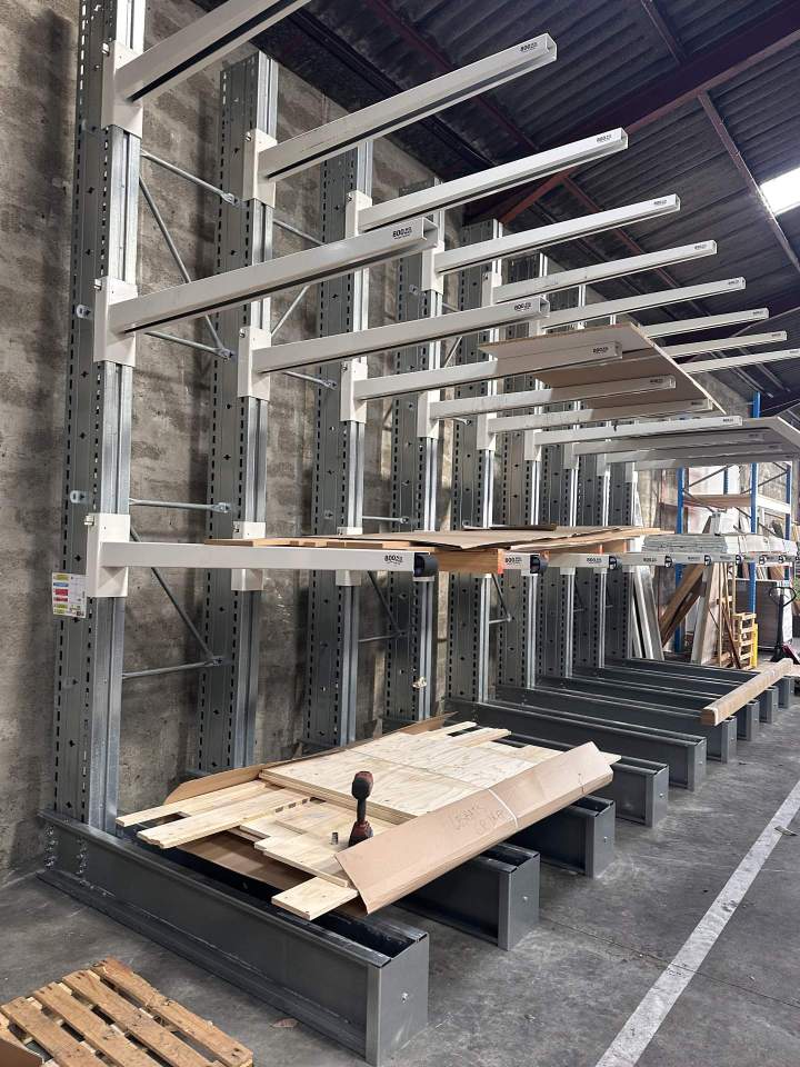 Photo cantilever 
